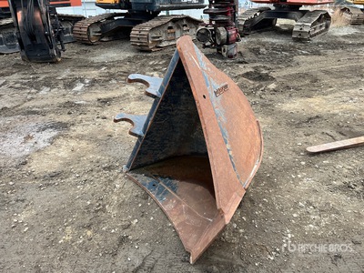 Daequip HE200 CWS 19 in Q/C V-Ditching Excavator Bucket - Fits HX 220