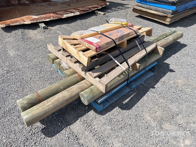 Quantity of Fence Post & No Parking Signs Altro materiale