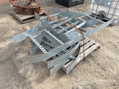 Quantity of Metal Brackets