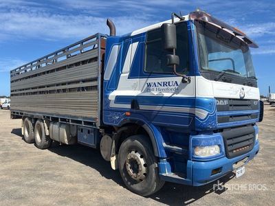 2003 DAF CF 6x4 Camion para ganado