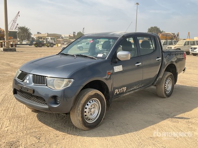2009 Mitsubishi L200 4x4 Crew Cab بيك اب