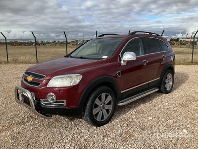 2010 Chevrolet Captiva  سيارة رياضية متعددة الاستخدامات