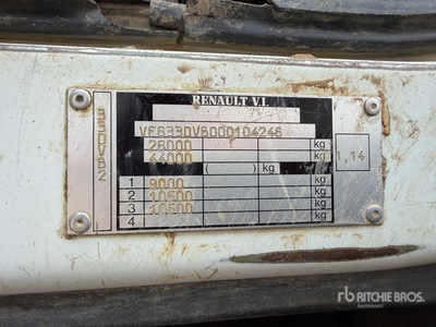 2003 Renault Kerax 380 Camion Plateau Avec Grue Autocarro cassone fisso con gru