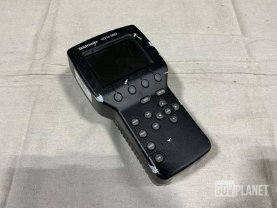 Tektronix WFM90D Handheld Waveform Monitor