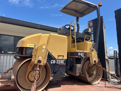 Cat CB224E Double Drum Roller