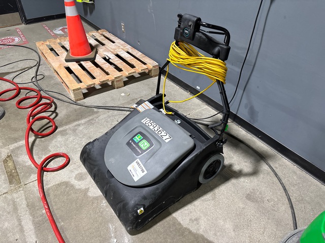 2022 Tennant V-WA-30 Vacuum Cleaner