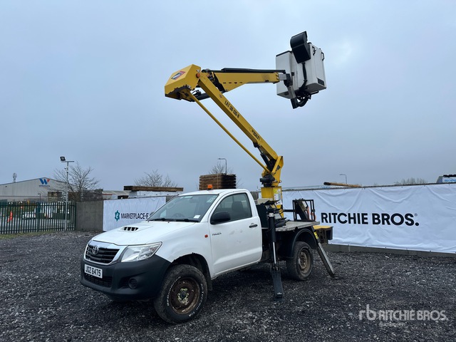 Toyota Hilux 4x4 Camion nacelle | Ritchie Bros. Auctioneers