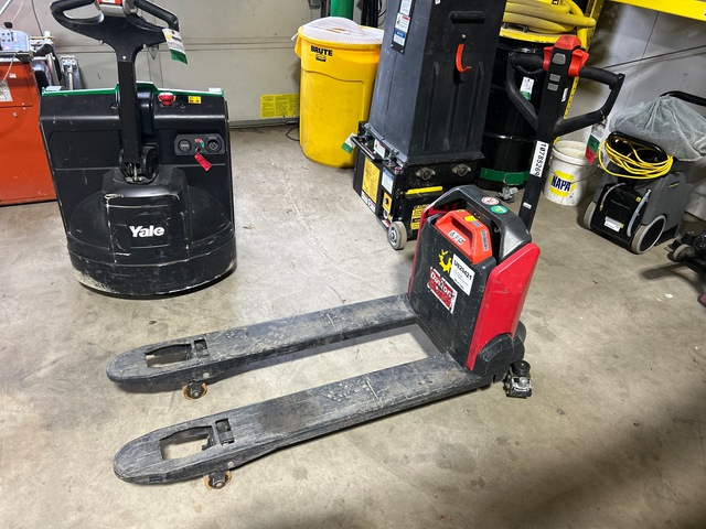 2022 Dayton 55PD65 3300 lb Electric Pallet Jack (Inoperable)