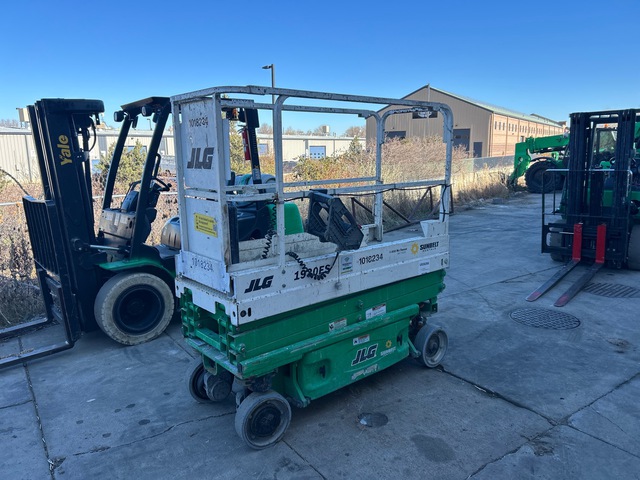 2017 JLG 1930 ES Electric Scissor Lift (Inoperable)