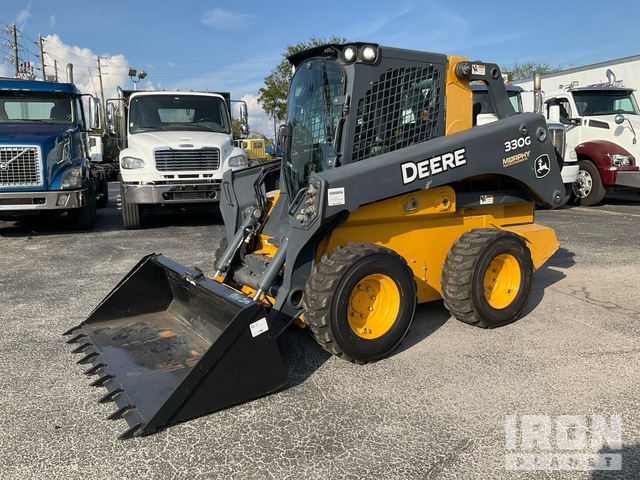 MINI CARGADOR SOBRE RUEDAS 2017 JOHN DEERE STEER