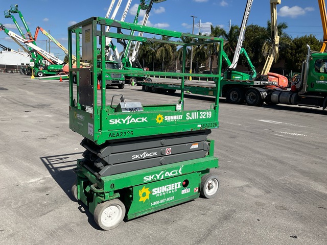 2016 Skyjack SJIII 3219 Electric Scissor Lift