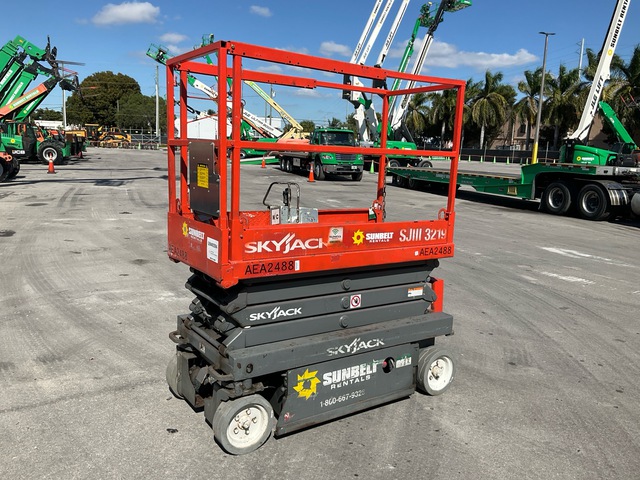 2016 Skyjack SJIII 3219 Electric Scissor Lift