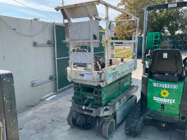 2021 JLG ES1932 Electric Scissor Lift (Inoperable) 2021 JLG ES1932 Electric Scissor Lift (Inoperable)