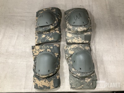 (165) Pairs of Knee Pads