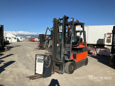 2011 Toyota 7FBMF16 Electric Forklift