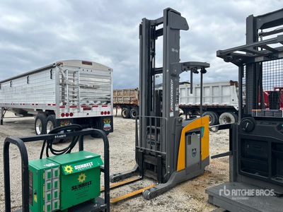 2019 Jungheinrich ETR345 4500 lb Chariot à mât rétractable