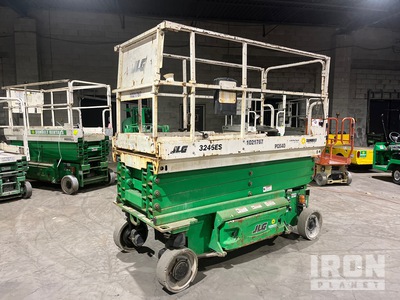 2017 JLG 3246ES Electric Scissor Lift