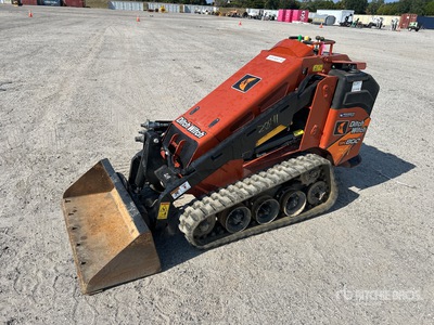 2020 Ditch Witch SK800 Mini Compact Track Loader