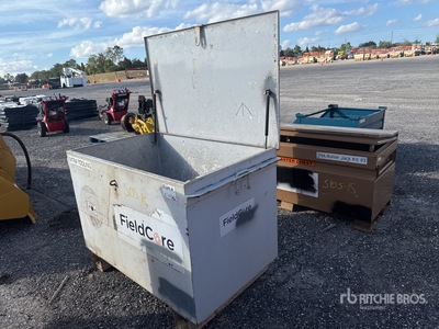 Quantity of (2) Hydraulic Rams w/Job Box