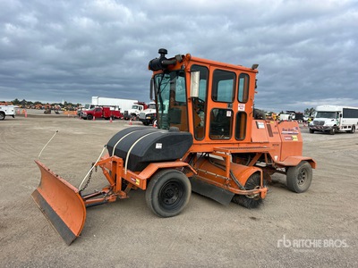 2017 Broce CRT350 Miotła samobieżna