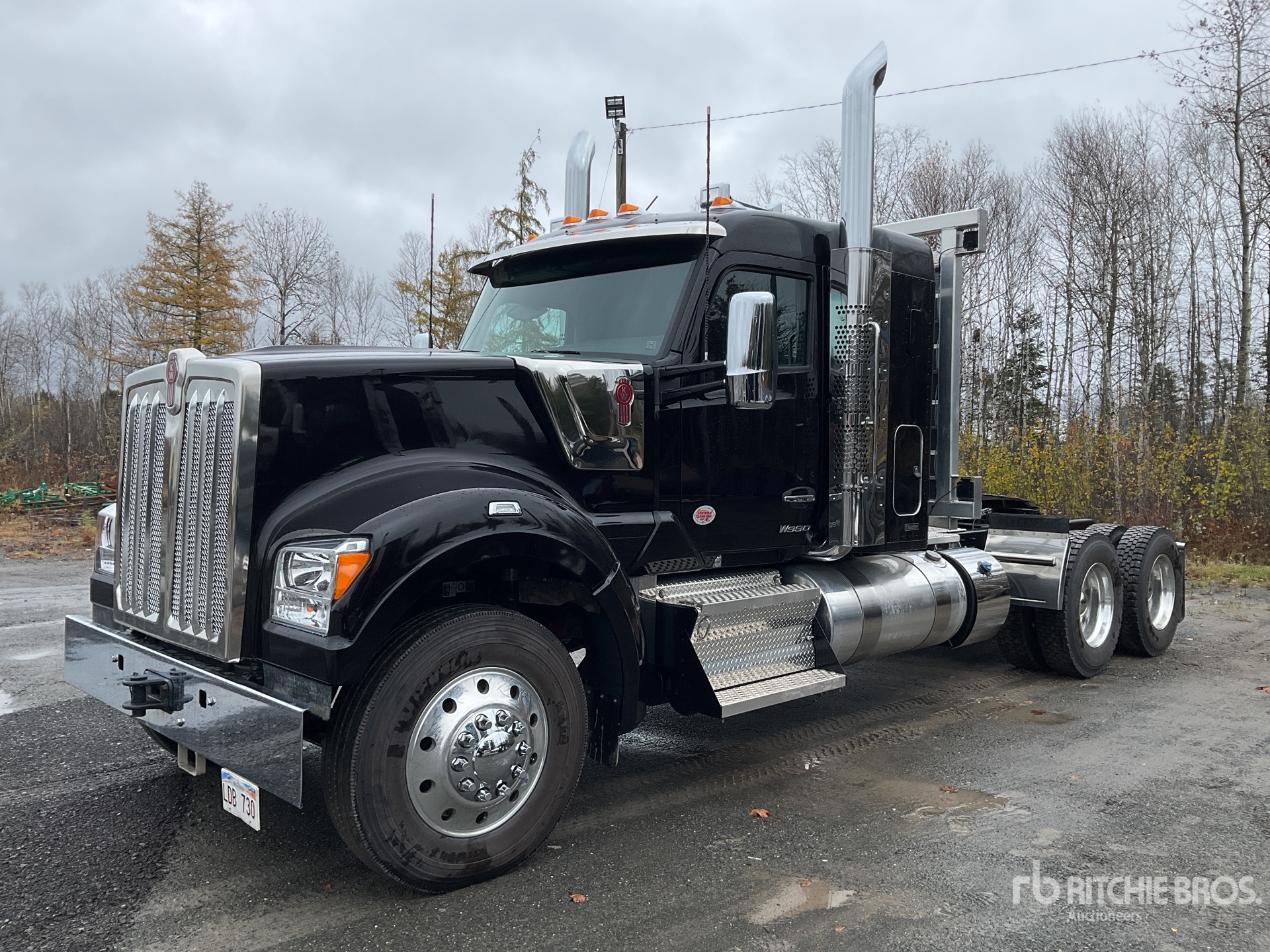 2023 Kenworth W990 6x4 T/A Sleeper Truck Tractor