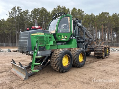 2020 John Deere 1510G 8x8 を見 Log Forwarder