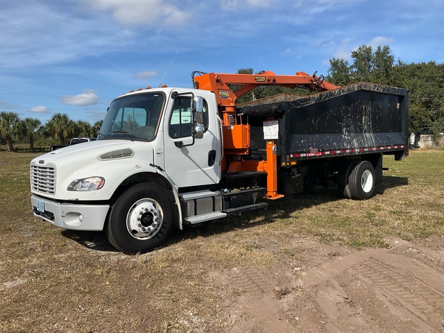 Petersen TL3 7100 lb Articulated Boom on 2023 Freightliner M2 106 4x2 Grapple Truck