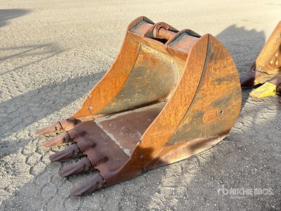 JRB 40 in Digging Excavator Bucket