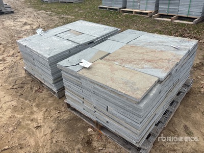 Quantity of (2) Pallets of 1 in Bluestone Patio Kits Kamień (Unused)