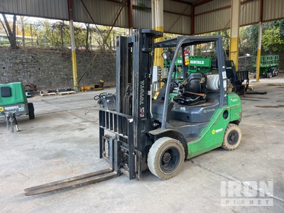 2016 Toyota 8FGU25 4500 lb Pneumatic Tire Forklift