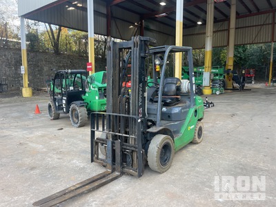 2016 Toyota 8FGU25 4500 lb Pneumatic Tire Forklift