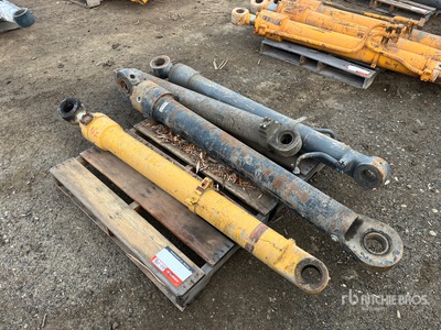 Quantity of (4) Hydraulic Cilindro