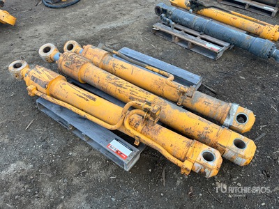 Quantity of (3) Hydraulic Cilindro