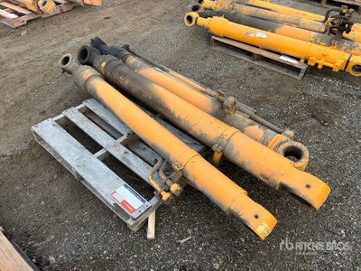 Quantity of (3) Hydraulic Cilindro