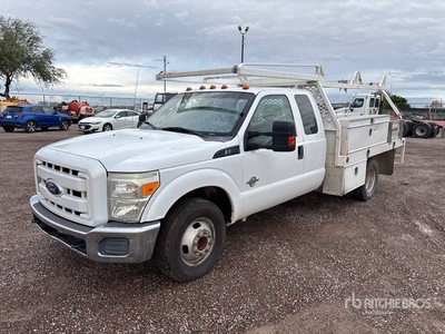 2014 Ford F-350 4x2 Extended Cab Flatbed Truck