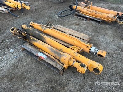 Quantity of (3) Hydraulic Cilindro