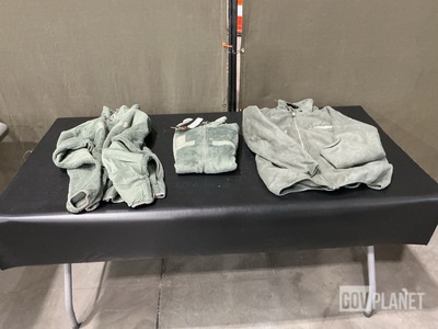 (32) Cold Weather Jackets & (2) Extreme Cold Weather Parka Liners