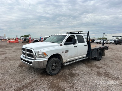 2017 Ram 3500 4x2 Crew Cab Camion à Plateau