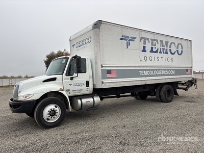 2019 International 4300 4x2 Furgoneta caja cerrada