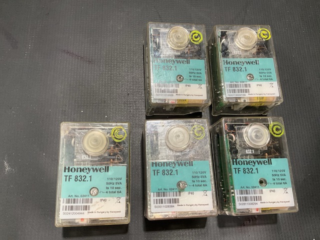 (17) Honeywell TF 832.1 Flame Safeguard Controls