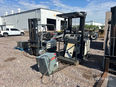 2014 Crown SP 3500 Series 3000 lb Order Picker