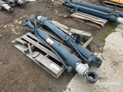 Quantity of (2) Hydraulic Zylinder