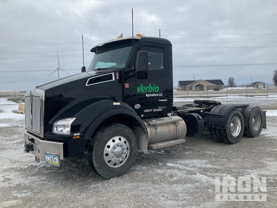 2022 Kenworth T880 6x4 T/A Day Cab Truck Tractor