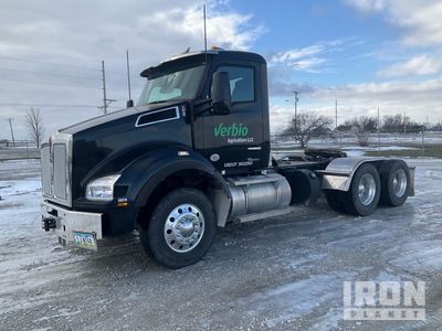 2022 Kenworth T880 6x4 T/A Day Cab Truck Tractor