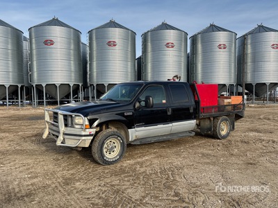 2002 Ford F-350 Lariat 4x4 Crew Cab Camion de service