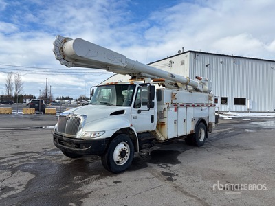2005 International 4300 4x2 Bucket Truck