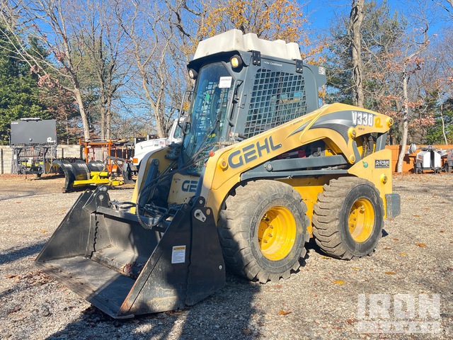 MINI CARGADOR SOBRE RUEDAS 2019 GEHL V330