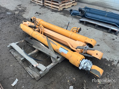 Quantity of (3) Hydraulic Zylinder