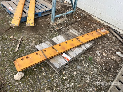 Quantity of (2) 7D1577 Grader Lamier (Unused)