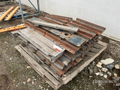 Quantity of Double Grouser 27.5 in Track Shoes